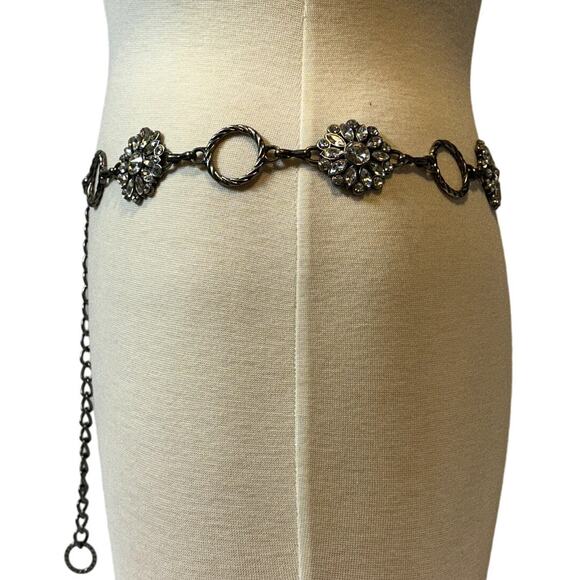 Silver Tone and Gem Chain Belt 80s 90s Vintage 30'" to 42" Whimsical Cocktail - Picture 7 of 10